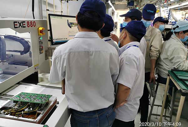 光寶電源上吸塵使用現場
